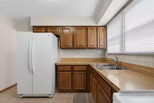 1300 Big Horn Trail, Carol Stream, IL 60188 - Photo 10