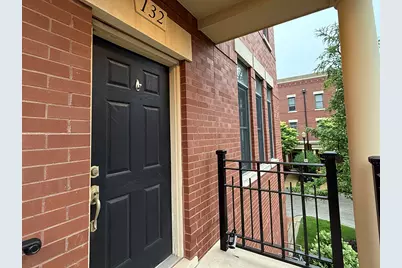 132 Dawson Drive, Elgin, IL 60120 - Photo 2