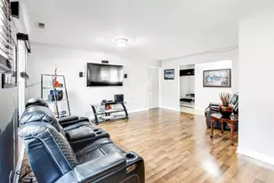 1008 Woodland Dr, Wheeling, IL 60090 - Photo 6