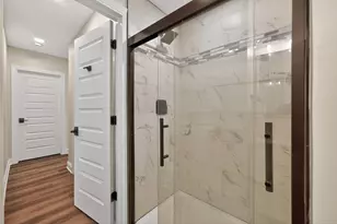 305 W Exchange St, Sycamore, IL 60178 - Photo 16