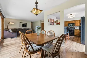 801 Delphia Ave, Elk Grove Village, IL 60007 - Photo 10