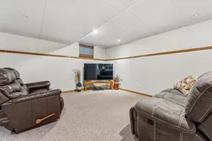 801 Delphia Ave, Elk Grove Village, IL 60007 - Photo 32