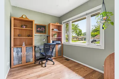 801 Delphia Avenue, Elk Grove Village, IL 60007 - Photo 18