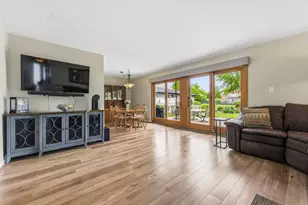 801 Delphia Ave, Elk Grove Village, IL 60007 - Photo 6