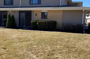 166 Chatham Ct, Bloomingdale, IL 60108 - Photo 2