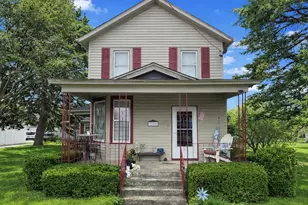 205 N Illini St, Shabbona, IL 60550 - Photo 2