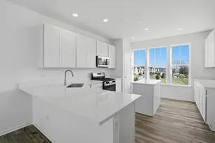 329 Settlers Pl, West Dundee, IL 60118 - Photo 4