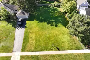 114 W Prairie Ave, Wheaton, IL 60187 - Photo 1