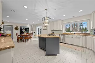 825 Persimmon Dr, Saint Charles, IL 60174 - Photo 14