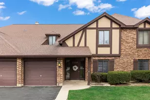 1755 Plymouth Ct, Wheaton, IL 60189 - Photo 2