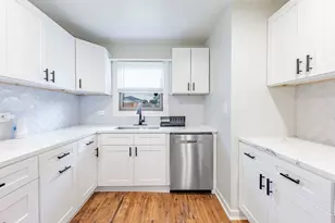 9430 S Parnell Ave, Chicago, IL 60620 - Photo 12