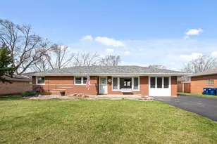 11410 S Natchez Ave, Worth, IL 60482 - Photo 2