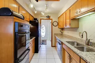 16827 Parkside Ave, South Holland, IL 60473 - Photo 6