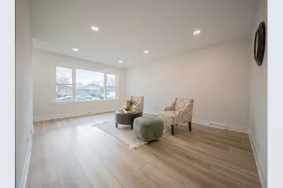 8058 E Prairie Road, Skokie, IL 60076 - Photo 6