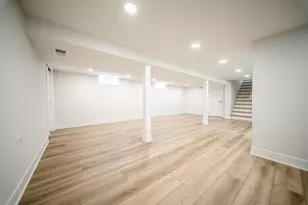 8058 E Prairie Rd, Skokie, IL 60076 - Photo 12