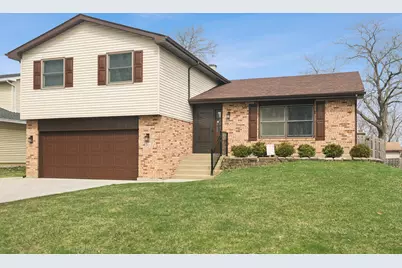 1032 W Park Place Drive, Bartlett, IL 60103 - Photo 1