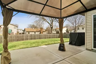 1032 W Park Pl Dr, Bartlett, IL 60103 - Photo 24