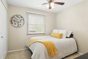 1032 W Park Pl Dr, Bartlett, IL 60103 - Photo 18