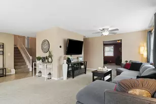 1032 W Park Pl Dr, Bartlett, IL 60103 - Photo 4