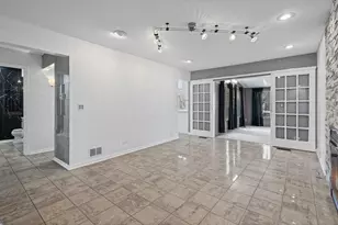 1100 Hidden Lake Dr, Buffalo Grove, IL 60089 - Photo 10