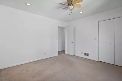 1100 Hidden Lake Drive, Buffalo Grove, IL 60089 - Photo 20