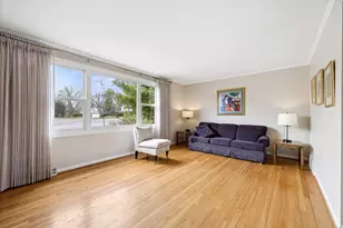 710 Maple Ln, Darien, IL 60561 - Photo 10