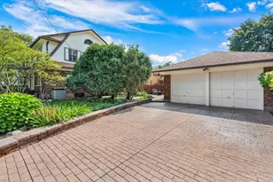 585 Park St, Elgin, IL 60120 - Photo 8