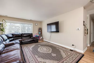 8630 Waukegan Road #317, Morton Grove, IL 60053 - Photo 4