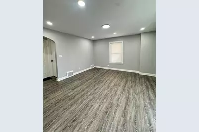 201 E 140th Place, Dolton, IL 60419 - Photo 4