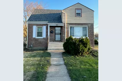 201 E 140th Place, Dolton, IL 60419 - Photo 2