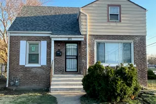 201 E 140th Pl, Dolton, IL 60419 - Photo 2