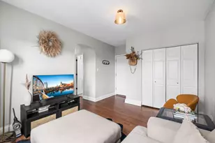 2837 N Sawyer Ave, Chicago, IL 60618 - Photo 4