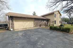 26189 N Geraldine Ln, Port Barrington, IL 60010 - Photo 1