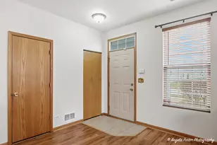 1993 Yasgur Dr, Woodstock, IL 60098 - Photo 2