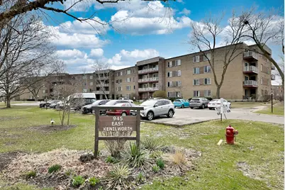 945 E Kenilworth Avenue #312, Palatine, IL 60074 - Photo 2