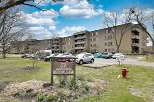 945 E Kenilworth Ave, Palatine, IL 60074 - Photo 2