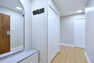 945 E Kenilworth Ave, Palatine, IL 60074 - Photo 4