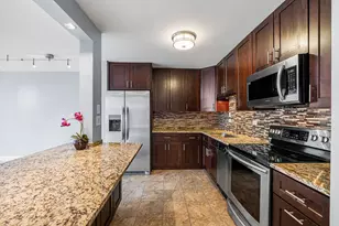 5455 N Sheridan Rd, Chicago, IL 60640 - Photo 6