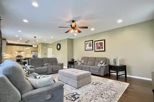 1055 Christine Ln, Antioch, IL 60002 - Photo 16