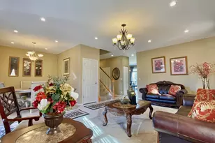 1055 Christine Ln, Antioch, IL 60002 - Photo 8