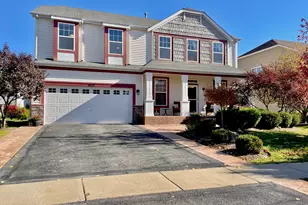 1055 Christine Ln, Antioch, IL 60002 - Photo 2