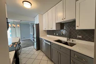 70 W Huron St, Chicago, IL 60654 - Photo 4