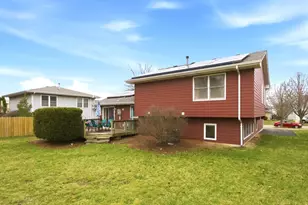 149 Beaver Creek Dr, Bolingbrook, IL 60490 - Photo 2