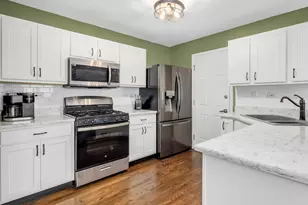 844 N First St, Elburn, IL 60119 - Photo 4