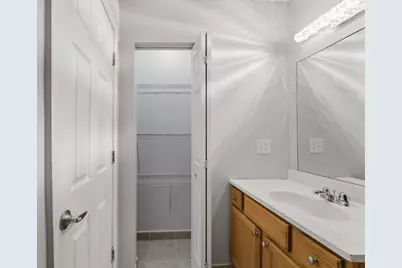 2451 W Howard Street #212, Chicago, IL 60645 - Photo 12