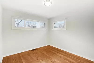 6803 N Keeler Avenue, Lincolnwood, IL 60712 - Photo 8