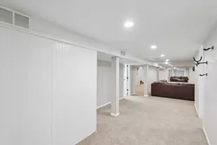 6803 N Keeler Ave, Lincolnwood, IL 60712 - Photo 18