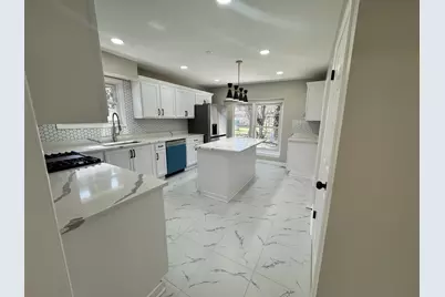 940 Tanglewood Drive, Wheeling, IL 60090 - Photo 16