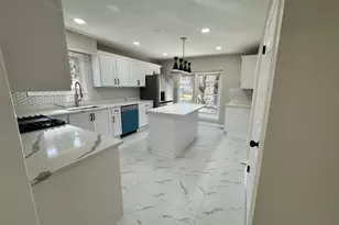 940 Tanglewood Dr, Wheeling, IL 60090 - Photo 16