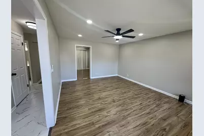 940 Tanglewood Drive, Wheeling, IL 60090 - Photo 4